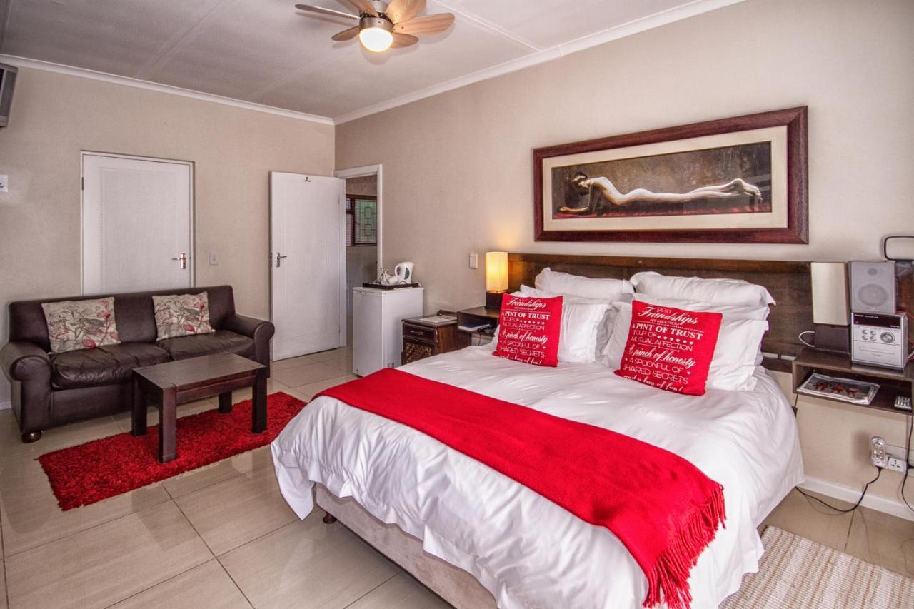 Ohannas Bnb & Self Catering Плеттенберг-Бей Экстерьер фото