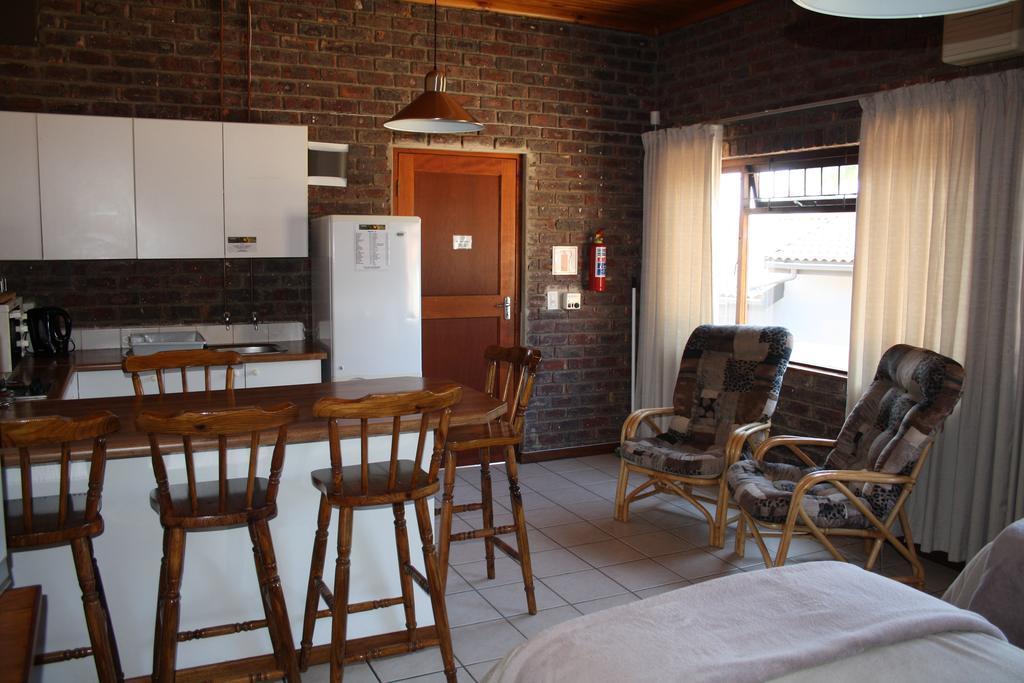Ohannas Bnb & Self Catering Плеттенберг-Бей Экстерьер фото