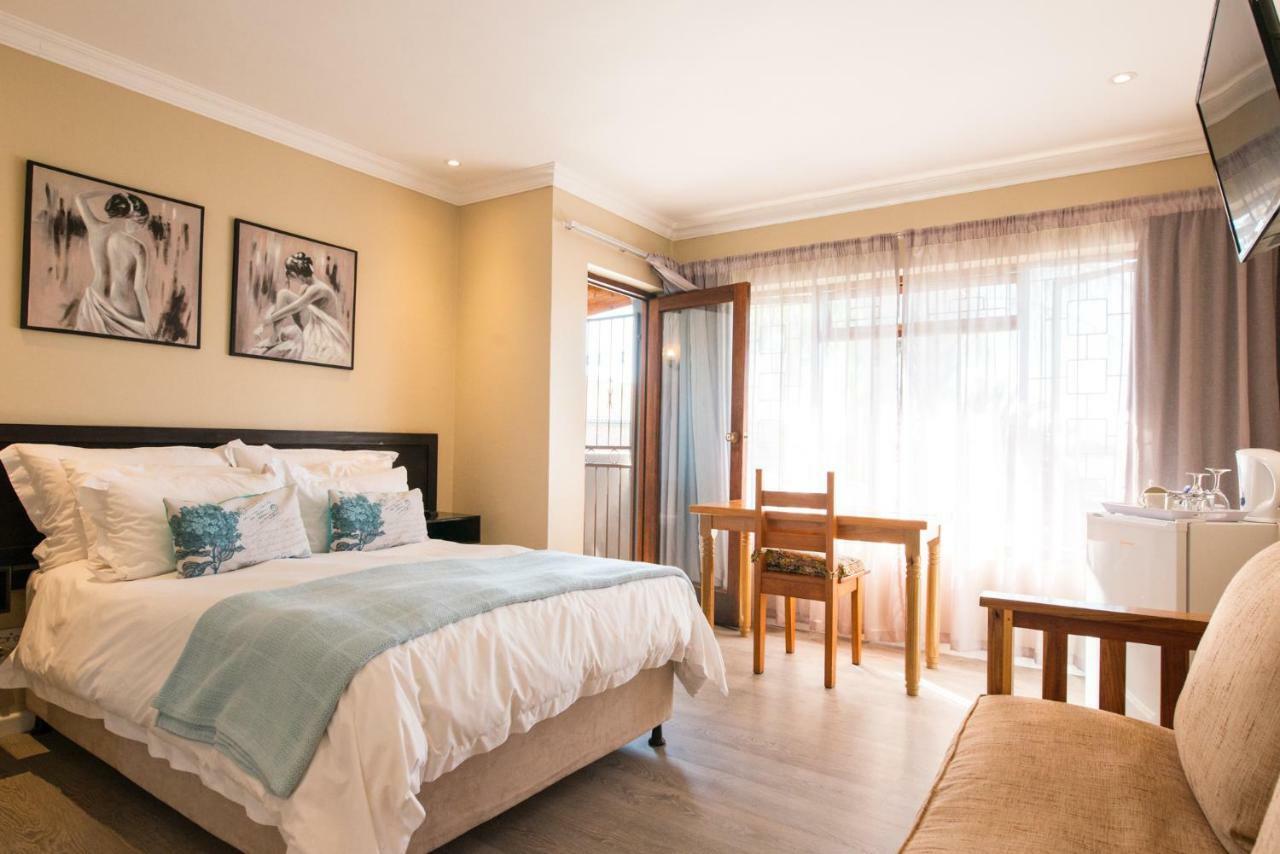 Ohannas Bnb & Self Catering Плеттенберг-Бей Экстерьер фото